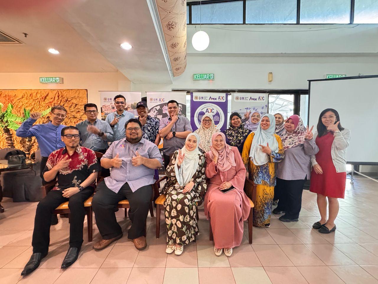 uum4